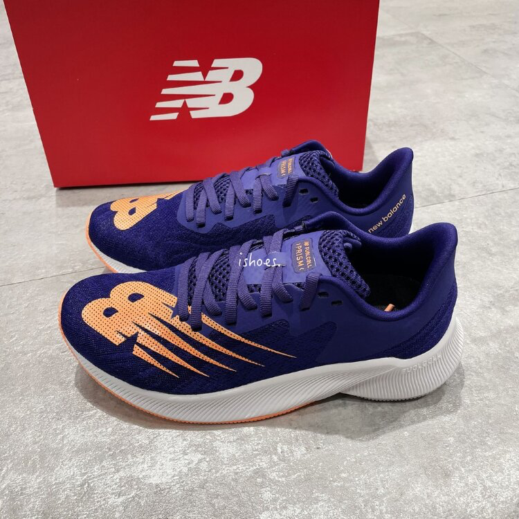 Кроссовки New Balance FuelCell