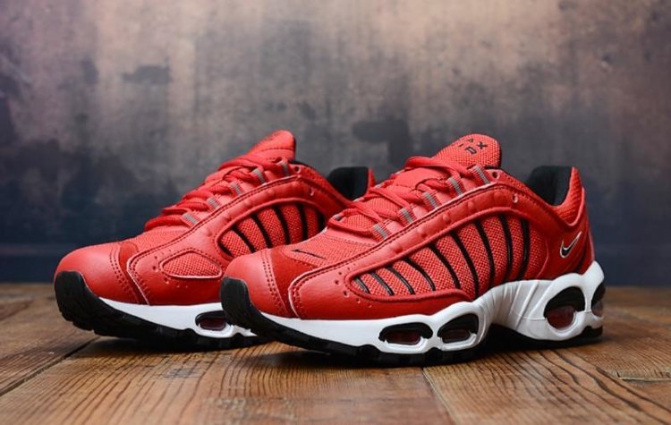 Кроссовки Nike Air Max Tailwind IV red