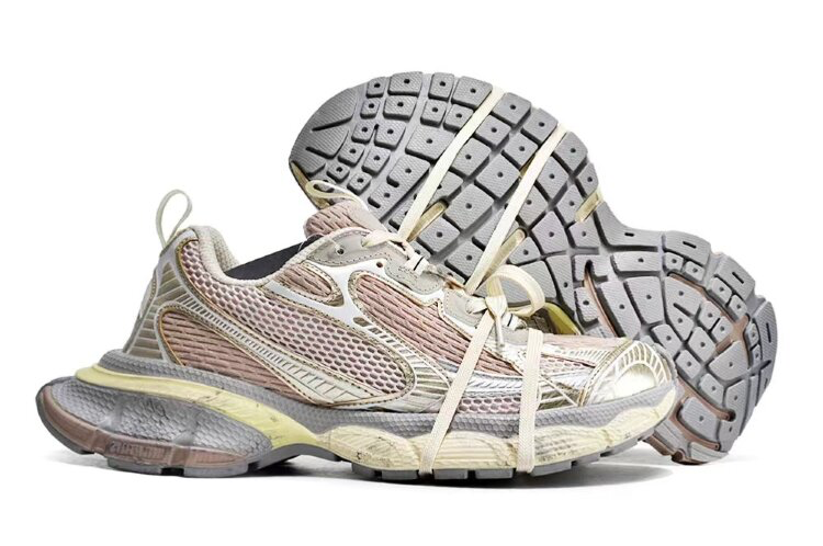 BALENCIAGA