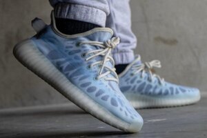 Adidas Yeezy Boost 350 v2